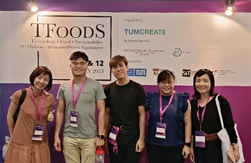 A food conference group photo