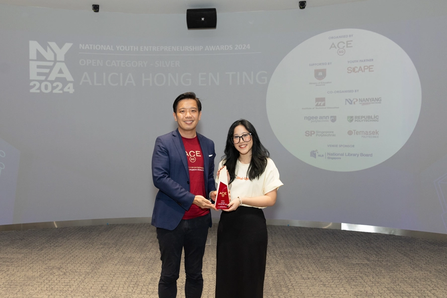 NYEA Silver winner Digi-Up! Founder Alicia Hong with MOS Alvin Tan (Photo courtesy of ACE)