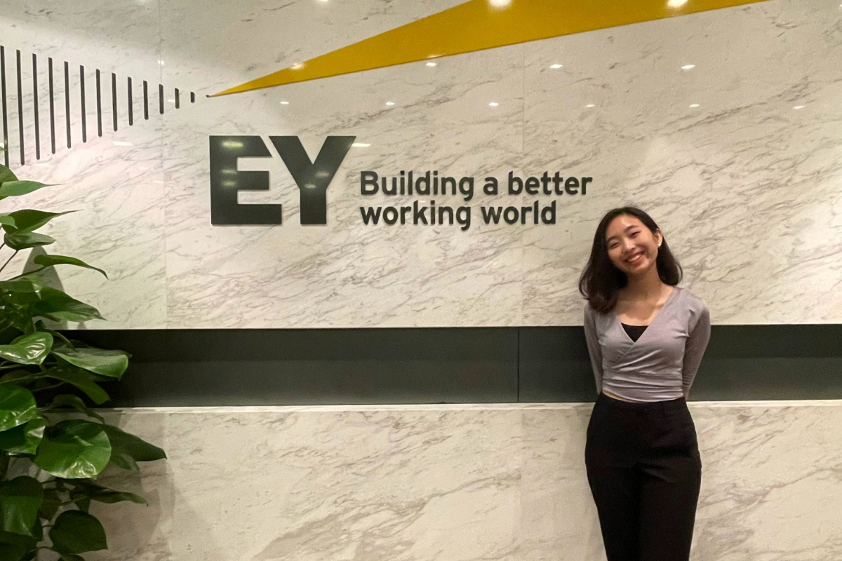 SB-DAC Student Picture with EY Logo-v01